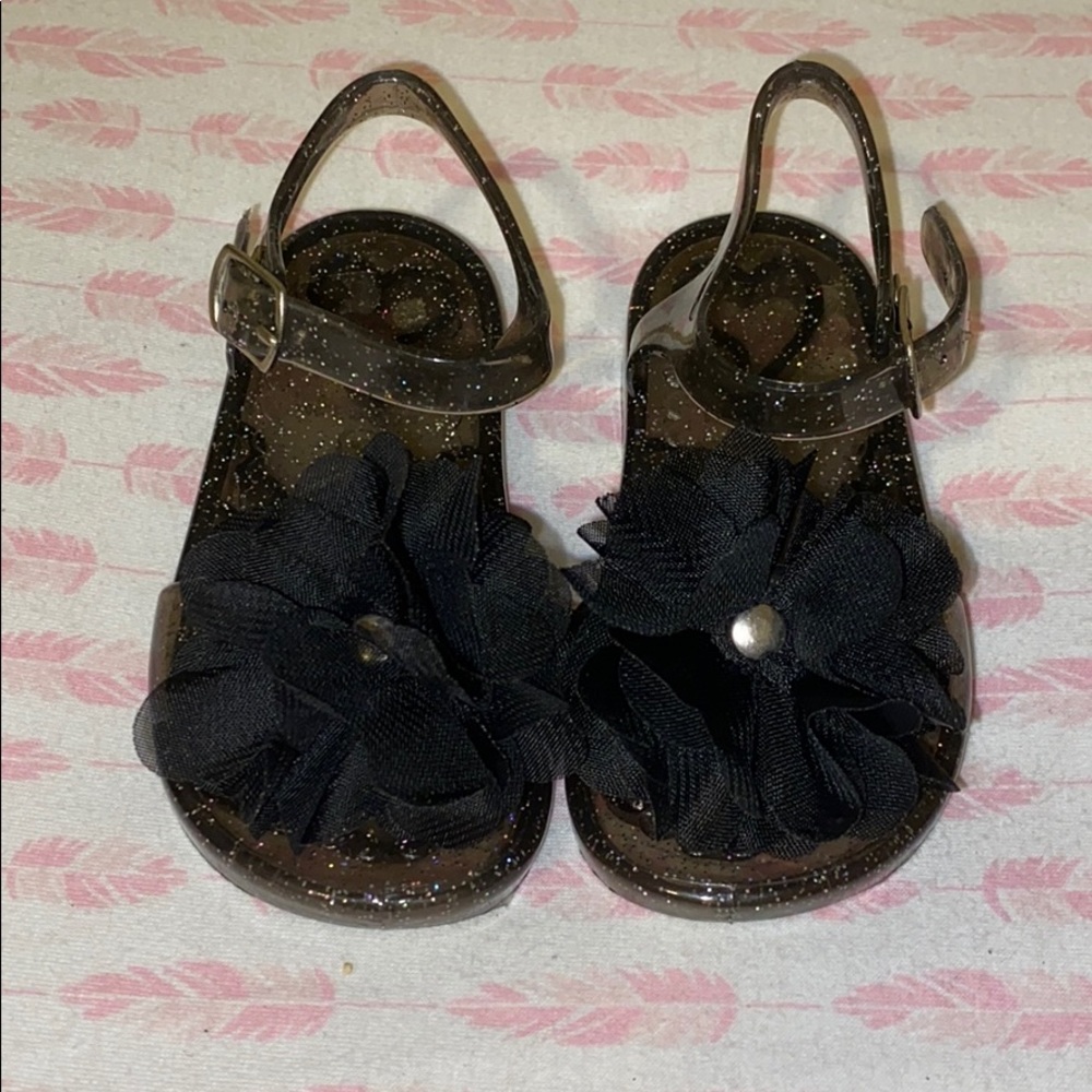 Black jelly sandals